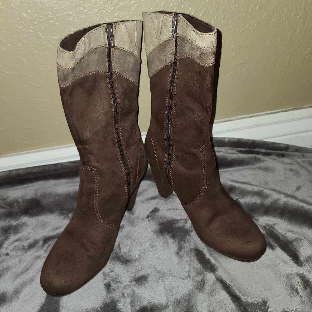Boots - Picture 2 of 2